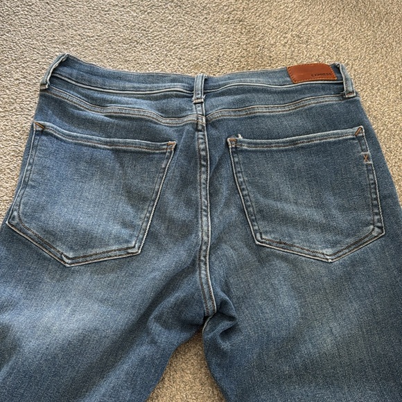Express ripped jeans. Stretch, ankle legging, mid rise - size 10R. - Picture 4 of 5